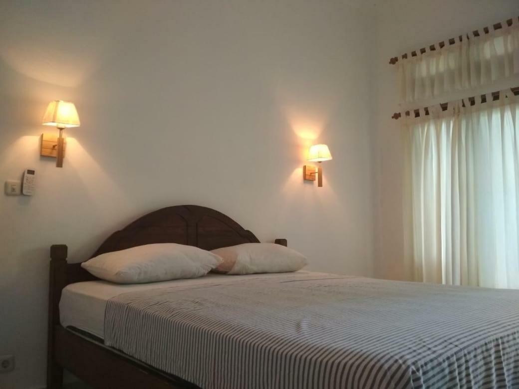 Almaida II Gili Trawangan Bed & Breakfast Ngoại thất bức ảnh